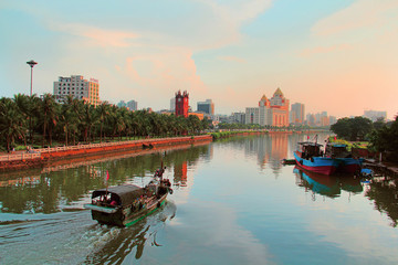鐘樓河流