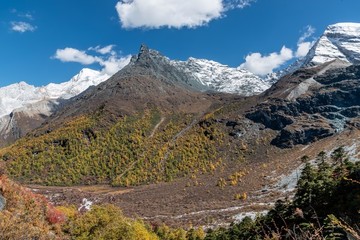 亞丁雪山
