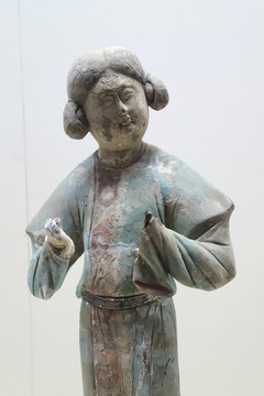 蹀躞帶胡服女立俑