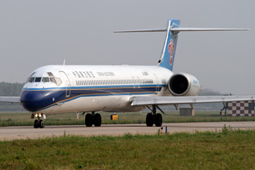 麥道MD90飛機(jī)滑行