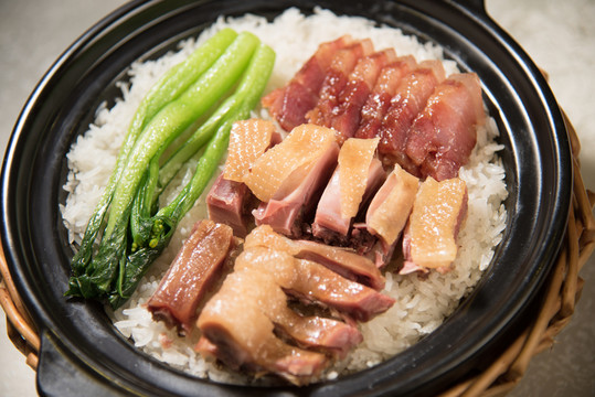 臘味煲仔飯