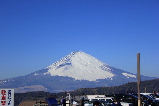 遠(yuǎn)眺日本富士山