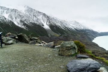 雪山湖泊