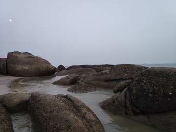 海邊礁石