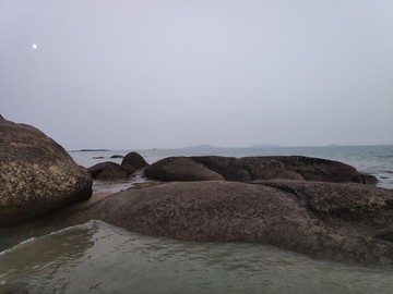 海邊礁石