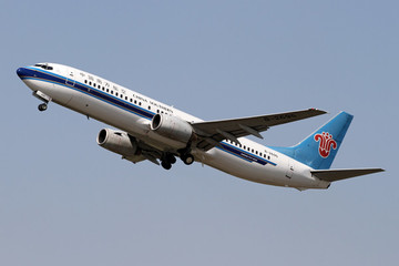中國南方航空公司飛機(jī)起飛