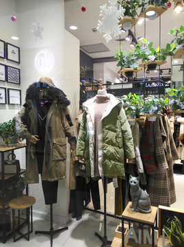 服裝店櫥窗