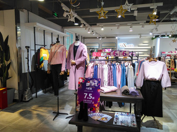 服裝店櫥窗