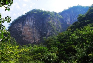 懸崖峭壁