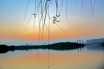 松山湖黃昏風(fēng)景