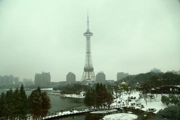 湖南株洲炎帝廣場(chǎng)神農(nóng)塔雪景