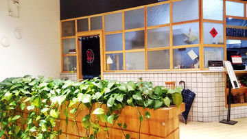 餐桌餐具擺放