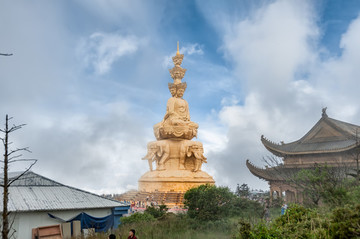 峨眉山金頂金佛