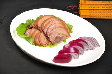 帶皮驢肉