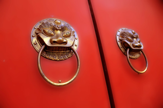 獅子門環(huán)