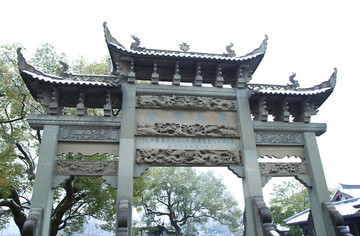 岳王廟牌坊