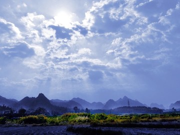 十萬山林