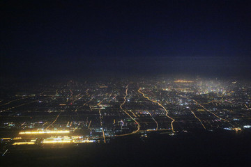俯瞰上海浦東機(jī)場夜景全景