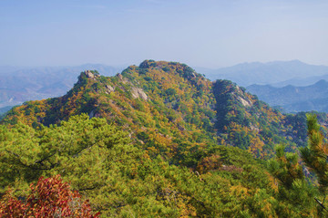 千山小黃山玉霞峰山峰群山秋景