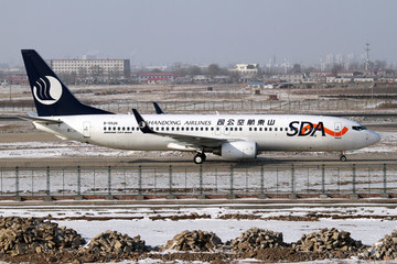 山東航空飛機(jī)