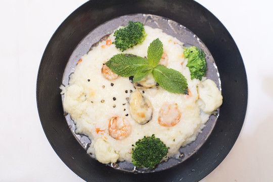 芝士海鮮焗飯