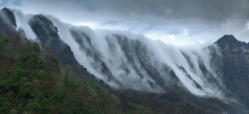 光霧山云瀑