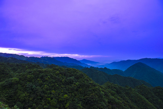 群山