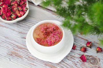 金邊玫瑰花茶