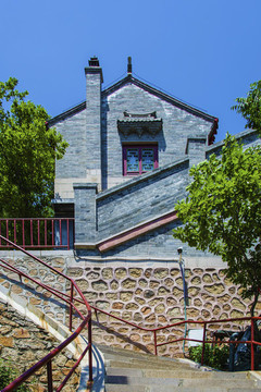 千山普安觀建筑大山與石臺階