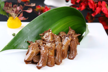 鹵水鴨舌