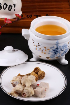 松茸菌燉土雞湯