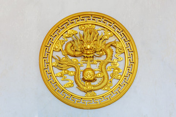 金龍戲珠