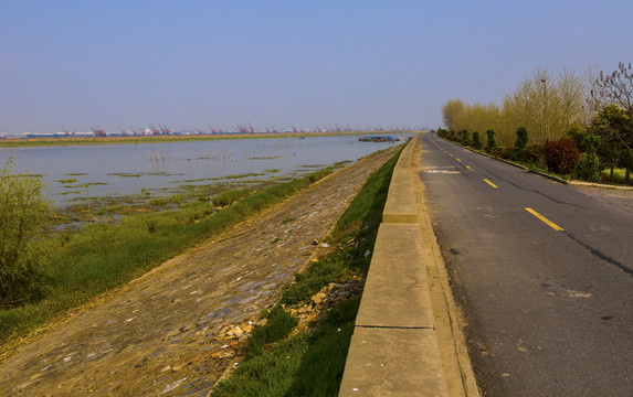 長江大堤