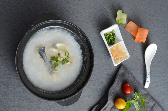 生滾深海魚(yú)片粥