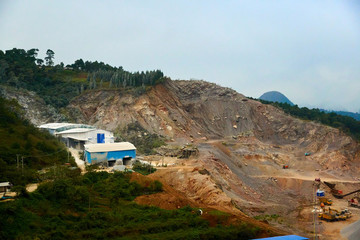 山體挖掘