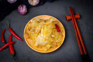包菜炒肉