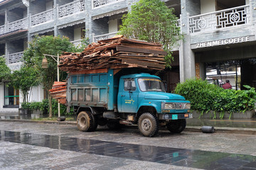 拖拉機(jī)