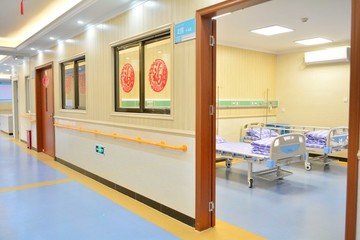 康復(fù)護(hù)理敬老院病房間