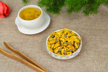 黃貢菊花茶