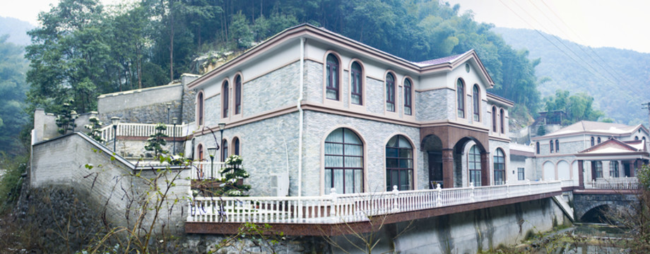 山上別墅