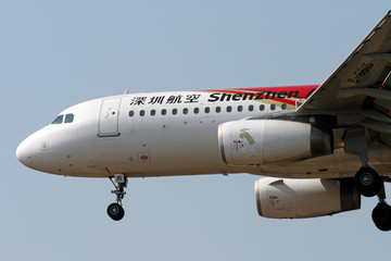 深圳航空飛機降落