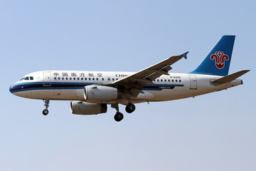 中國(guó)南方航空飛機(jī)降落