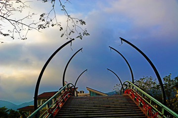 湖畔橋梁風(fēng)景