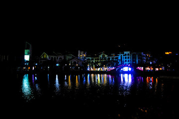 大梅沙奧特萊斯湖畔夜景