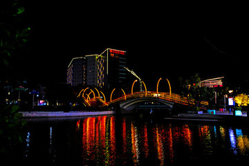大梅沙奧特萊斯湖畔夜景
