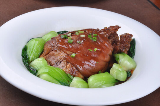 柴火大鍋醬肘子