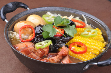 土缸農(nóng)家一鍋燉