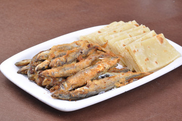 煎多春魚