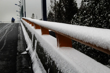 風(fēng)雪路上