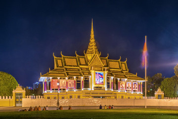 柬埔寨金邊大皇宮夜景